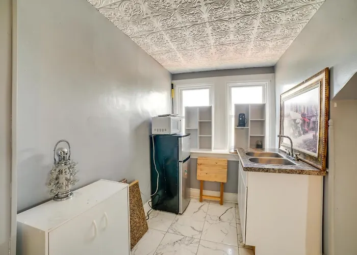 Vacation ~ 6 Mi To Downtown! Apartment
