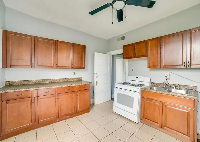 Apartment Vacation ~ 6 Mi To Downtown! Pittsburgh